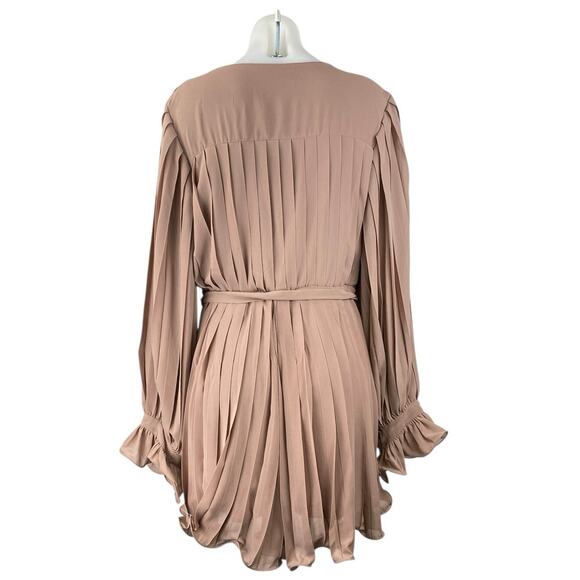 Pink Lily Women's Beige Tan Ruffle Long Sleeve Pleated Button Jumpsuit Romper L - Picture 3 of 5